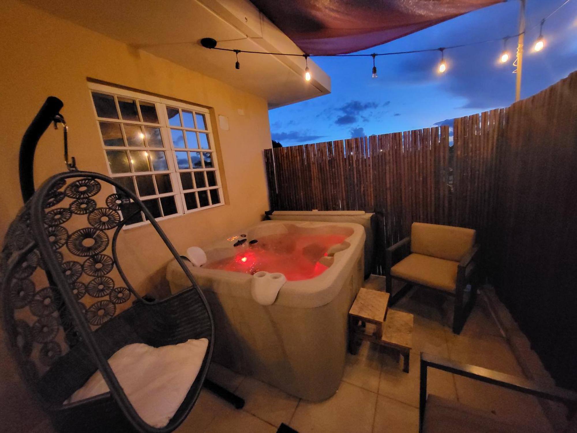 ポンセPrivate Jacuzzi Oasis With Mountain Views And Free Parkingアパートメント 部屋 写真